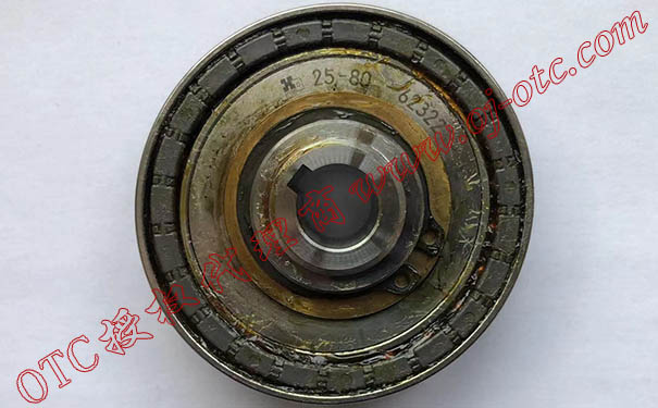 OTC Daihen W-L02114 實(shí)物特寫 OTC Daihen W-L02114 減速機(jī)細(xì)節(jié)