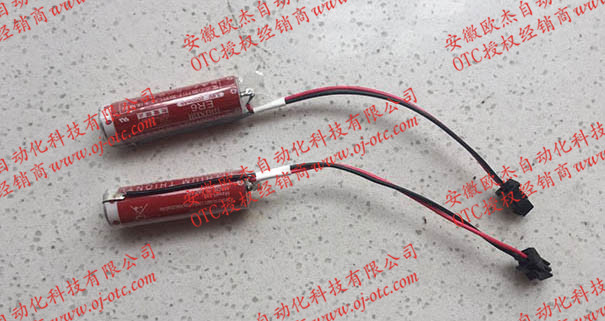 OTC Daihen W-L02722 實物特寫 OTC Daihen W-L02722 電池細(xì)節(jié)