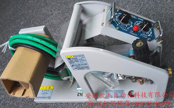 OTC DAIHEN CM8202 送絲機(jī) OTC DAIHEN CM8202 送絲機(jī)整體圖