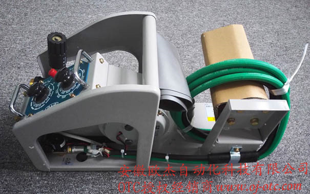 OTC DAIHEN CM8202 送絲機(jī)側(cè)面 OTC DAIHEN CM8202 送絲機(jī)側(cè)面