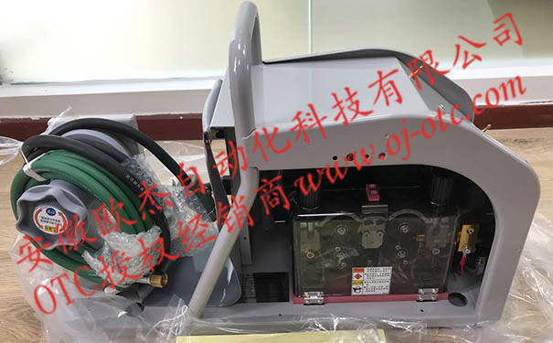 OTC DAIHEN CM-7402 送絲機(jī)側(cè)面